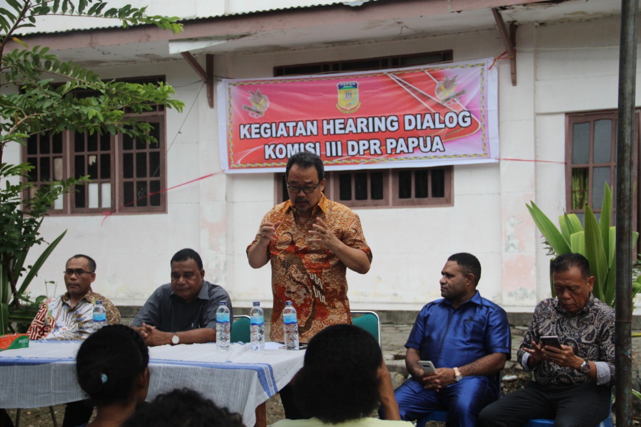 HEARING DIALOG Komisi III bersama Mahasiswi Kepulauan Yapen(ASPURI YAPEN) dan Mahasiswa Yapen Barat. Kamis, 27 Feb 2020 (38)