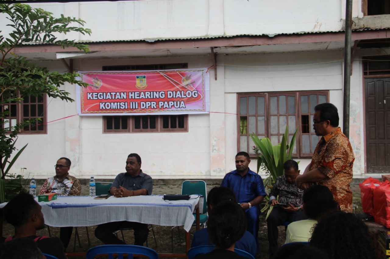 HEARING DIALOG Komisi III bersama Mahasiswi Kepulauan Yapen(ASPURI YAPEN) dan Mahasiswa Yapen Barat. Kamis, 27 Feb 2020 (43)