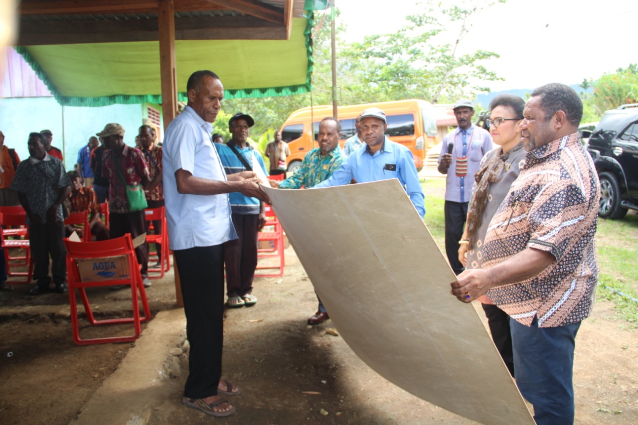 HEARING DIALOG Komisi III bersama Masyarakat Distrik Besum. Selasa, 25 Feb 2020 (4)