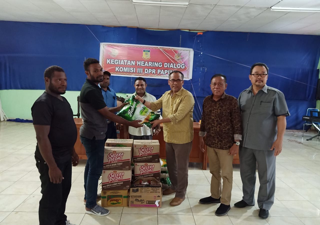 Hearing Dialog Komisi III DPR Papua Bersama Mahasiswa Memberamo Raya. (2)