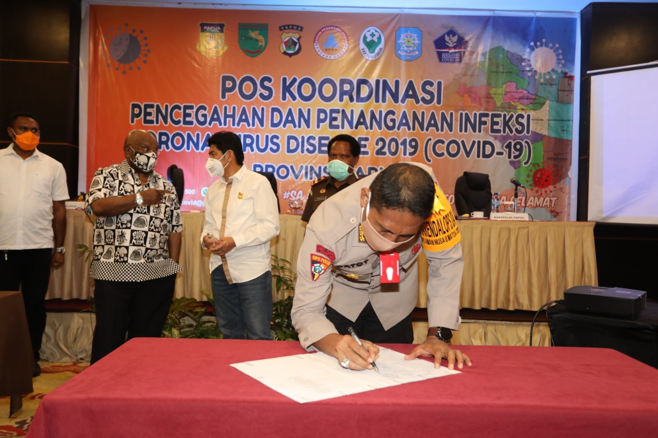 Rapat Koordinasi Evaluasi Penangulangan Covid-19 di Swisbel Hotel Jayapura, Rabu 20 Mei 2020 (15)