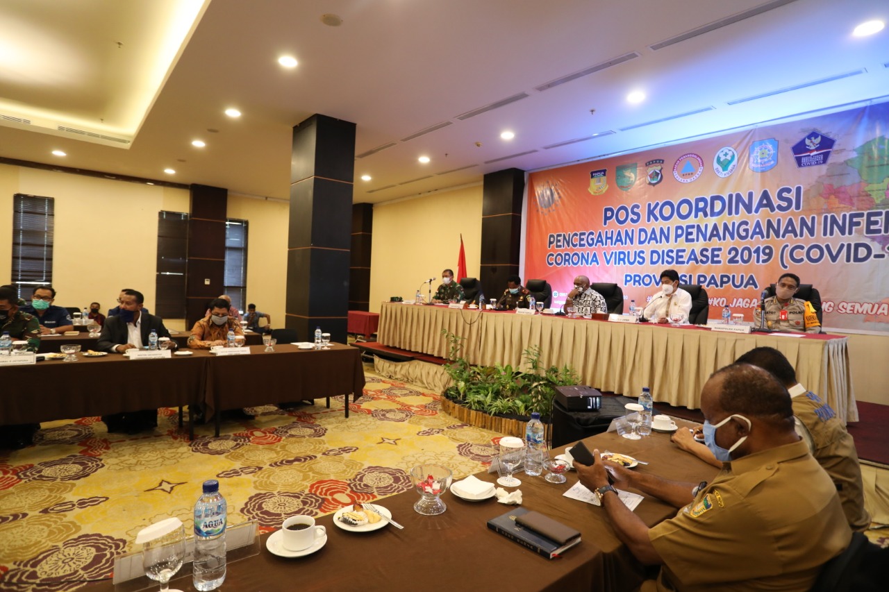 Rapat Koordinasi Evaluasi Penangulangan Covid-19 di Swisbel Hotel Jayapura, Rabu 20 Mei 2020 (3)