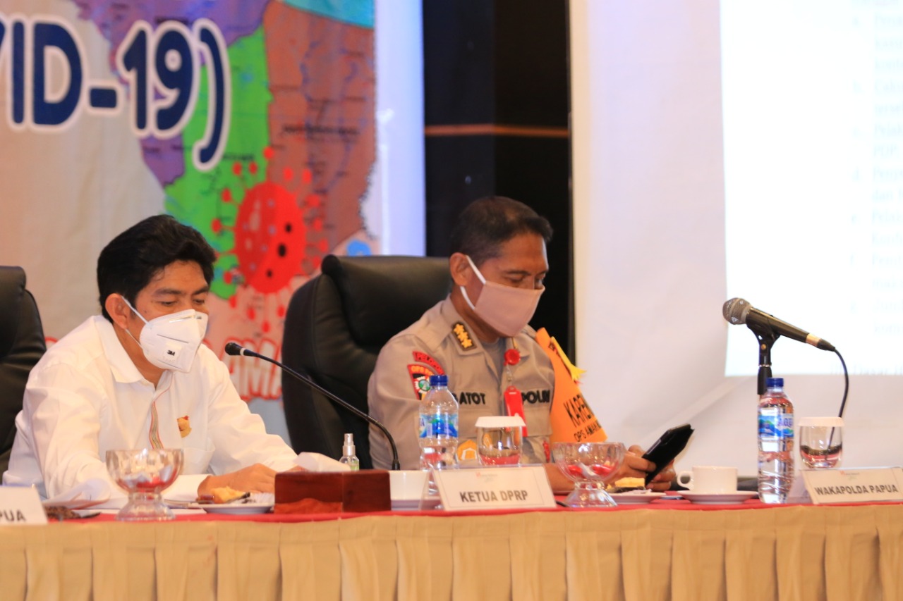 Rapat Koordinasi Evaluasi Penangulangan Covid-19 di Swisbel Hotel Jayapura, Rabu 20 Mei 2020 (34)