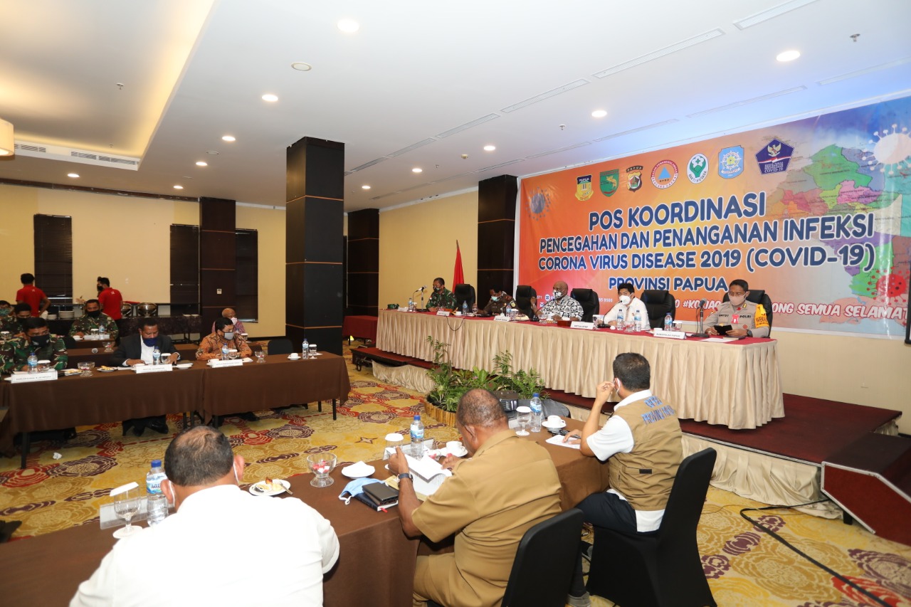 Rapat Koordinasi Evaluasi Penangulangan Covid-19 di Swisbel Hotel Jayapura, Rabu 20 Mei 2020 (6)