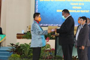 DPRP Terima Materi LKPJ Gubernur Papua Tahun Anggaran 2019. (2)