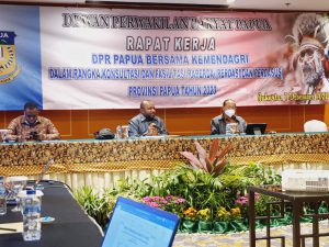 BAPEMPERDA DPR Papua melaksanakan Rapat Kerja bersama Kementerian Dalam Negeri (Kemendagri) dalam rangka Konsultasi dan Fasilitasi Rancangan Peraturan Daearah (Perdasi dan Perdasus) Provinsi Papua.3