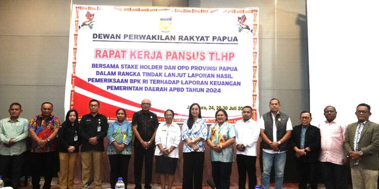 Rapat Koordinasi Pansus DPR Papua dan KPU Papua.