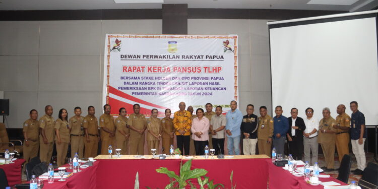 Rapat Pansus LHP BPK bersama Dinas Pendidikan Provinsi Papua.