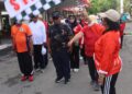 Sekwan DPR Papua, Dr.Juliana J.Waromi.SE., M.Si, resmi membuka Kegiatan Jalan Santai,